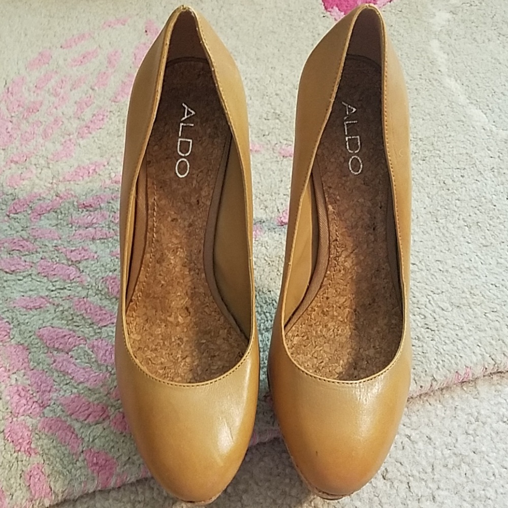 Aldo tan cork heels